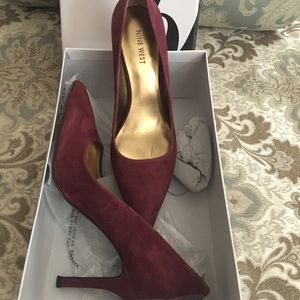 Suede burgundy heels